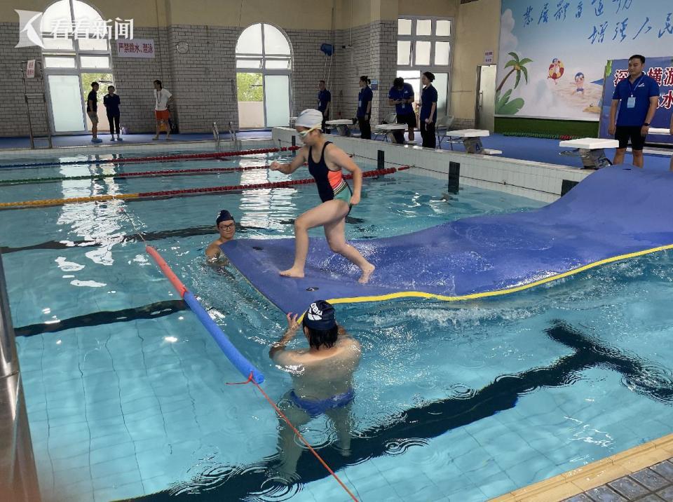 通过这样的, img 通过这样的, img