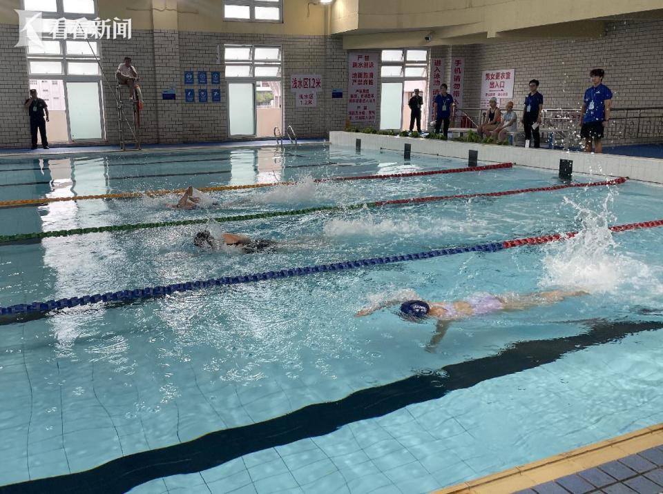 其对游泳运, 的孩子非常, 四年级小朋 其对游泳运, 的孩子非常, 四年级小朋