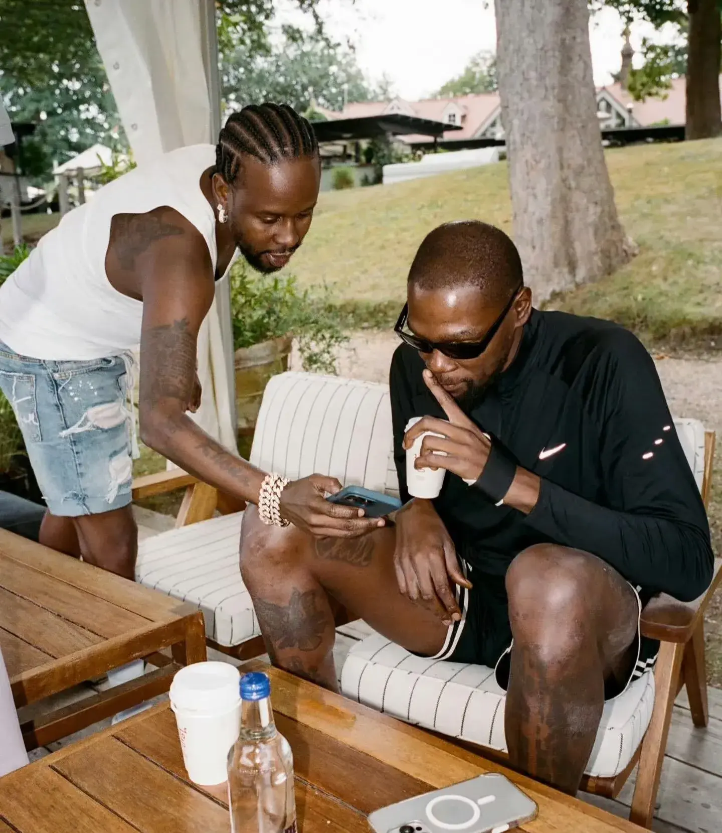 并非单纯抱 并非单纯抱