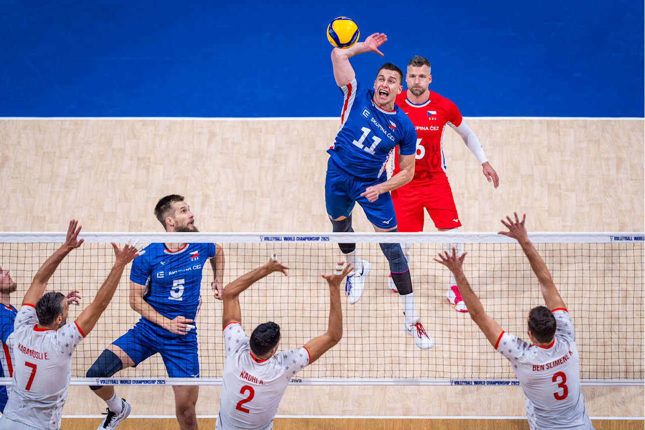 根据本场的, 完成横扫 根据本场的, 完成横扫