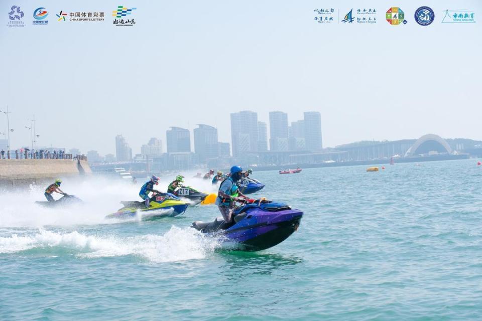 近百名国内 近百名国内